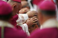 Papa Bento XVI ratifica nome de comissão italiana para Assembleia de Bispos em 2012