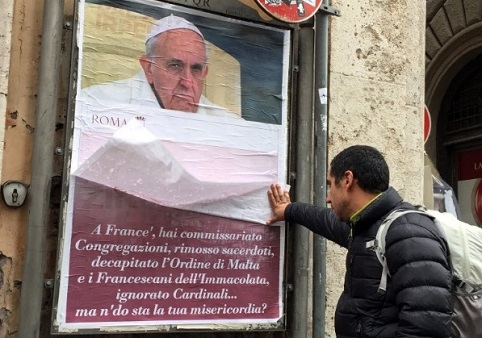 Cartaz contra o Papa Francisco