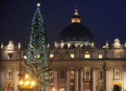 Árvore de Natal na Praça de São Pedro, no Vaticano